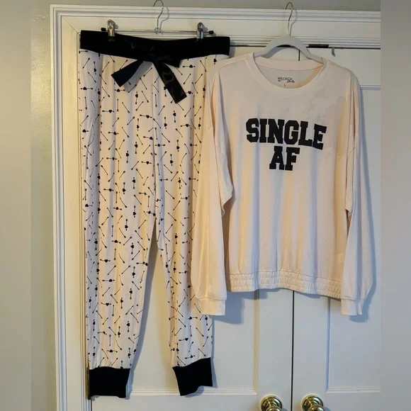 WILDFOX 2-PIECE SET LOUNGEWEAR OR PAJAMAS - Picture 1 of 6